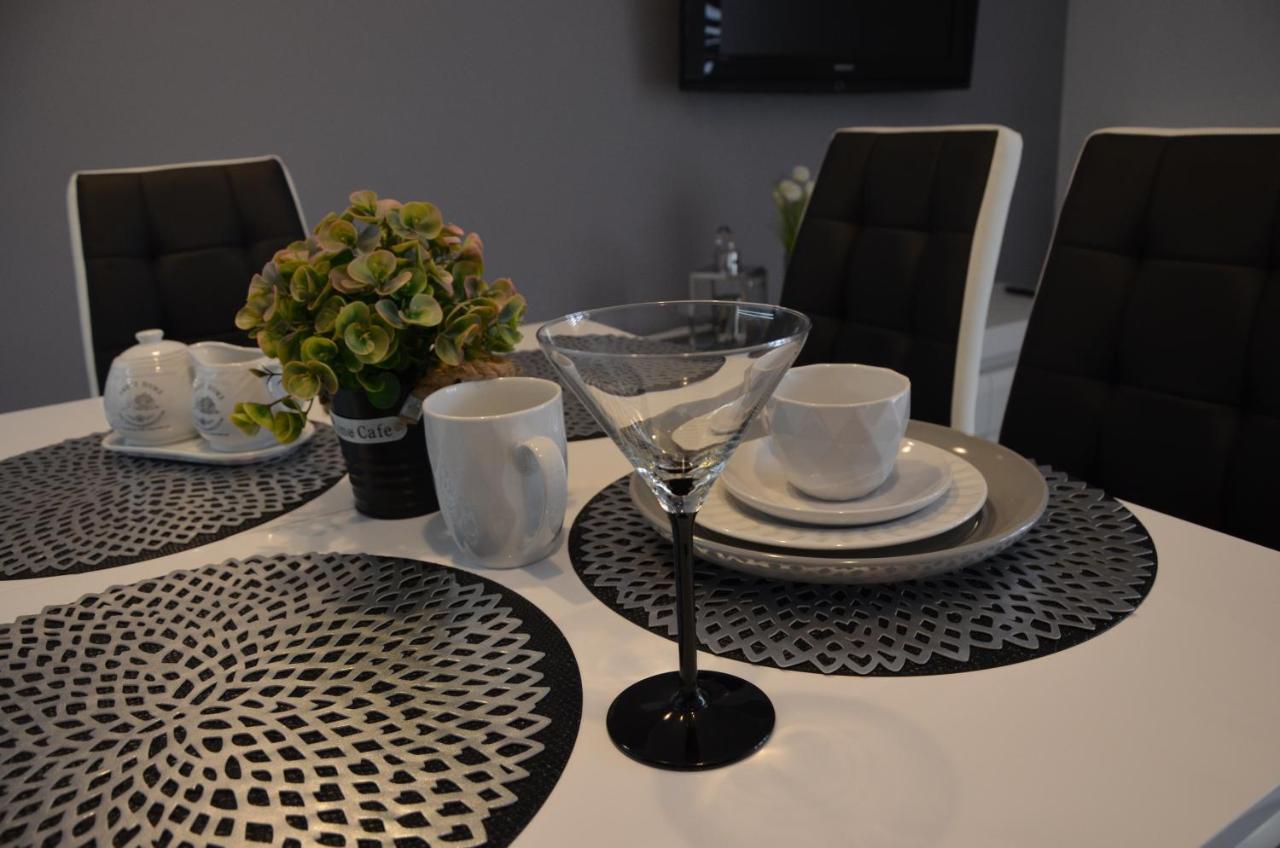 Apartament Deluxe 1 Oswiecim Bagian luar foto