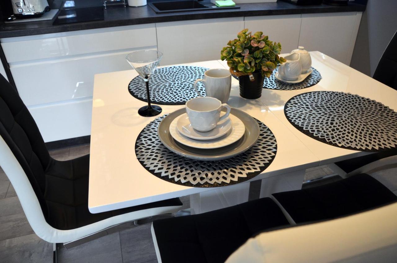 Apartament Deluxe 1 Oswiecim Bagian luar foto