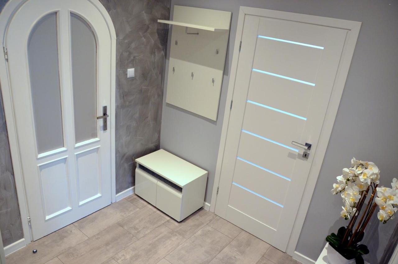 Apartament Deluxe 1 Oswiecim Bagian luar foto