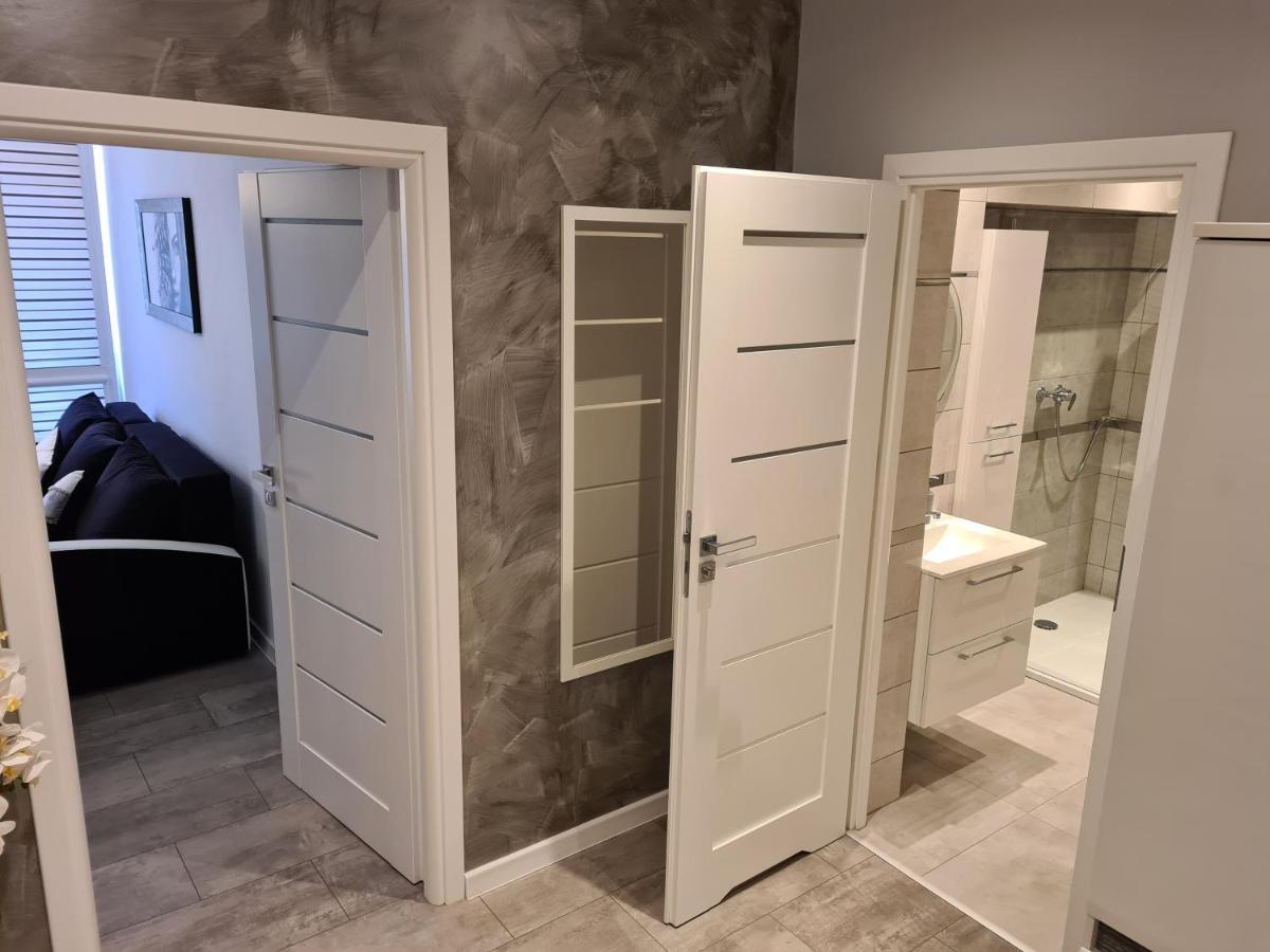 Apartament Deluxe 1 Oswiecim Bagian luar foto